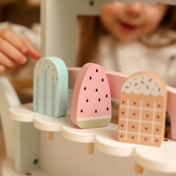 Wooden Ice Cream Shop With Cart — 12