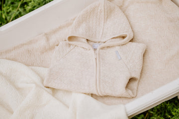HAPPINESS Gift Set For Baby - Blanket, Romper and Bonnet — 7