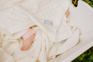 LOVE Gift Set For Baby - Blanket and Bonnet — 6