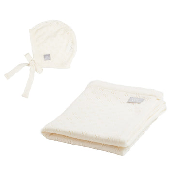 LOVE Gift Set For Baby - Blanket and Bonnet — 4